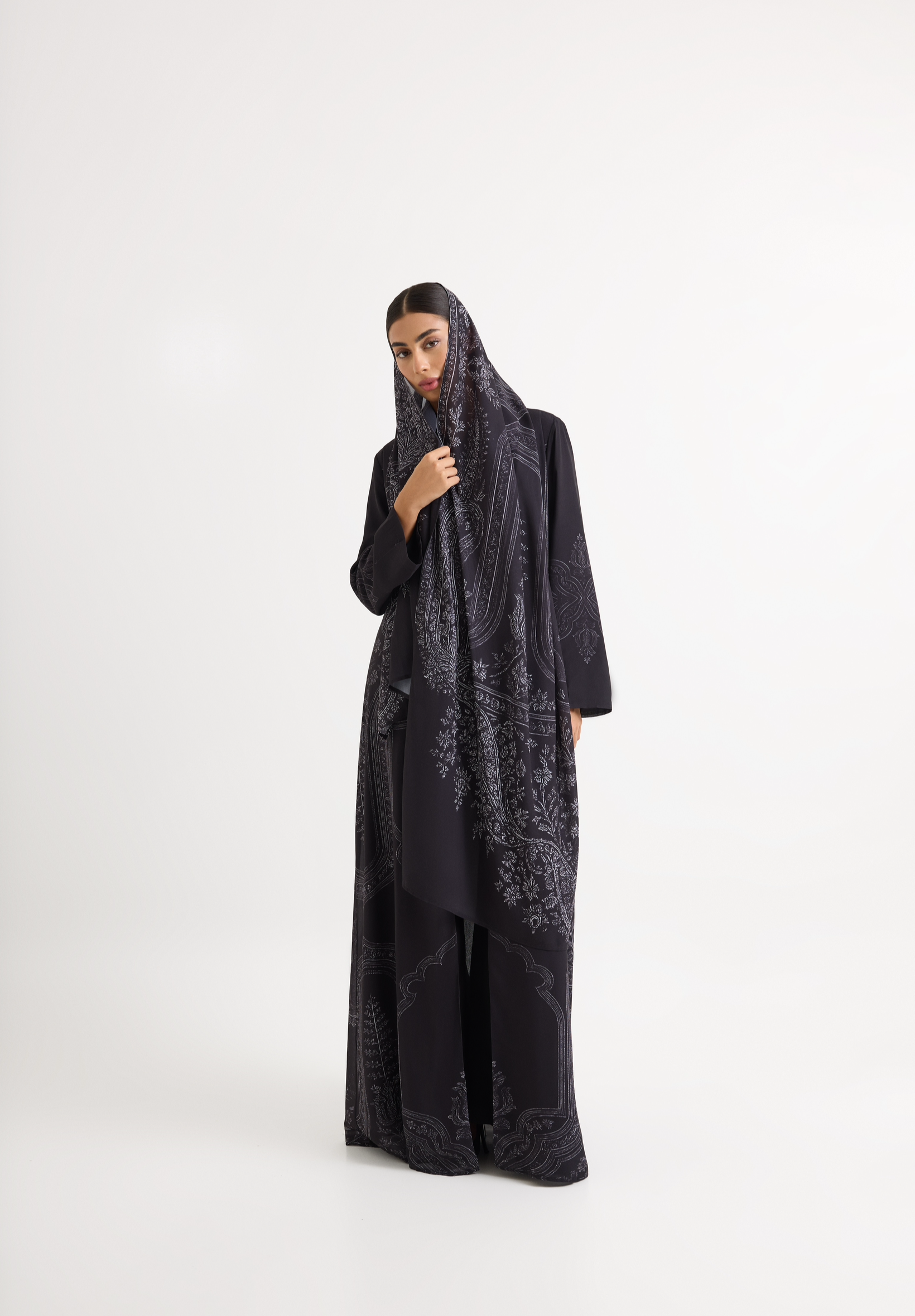 Noor Al-Samt abaya